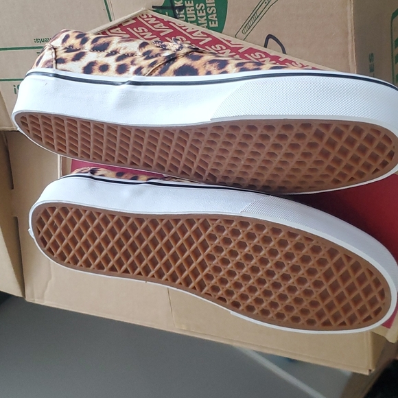 Vans slip on animal print shoe - Picture 6 of 7